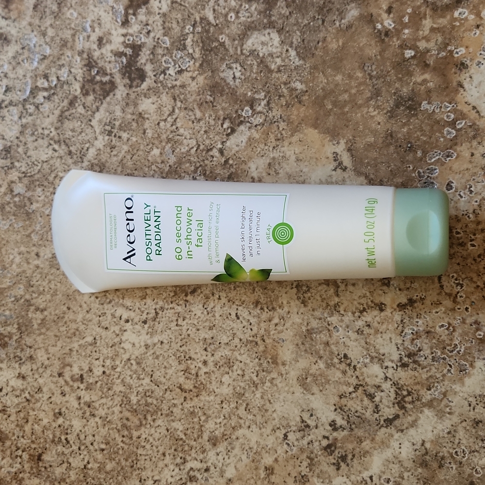 Aveeno Positively Radiant 60 second in-shower facial